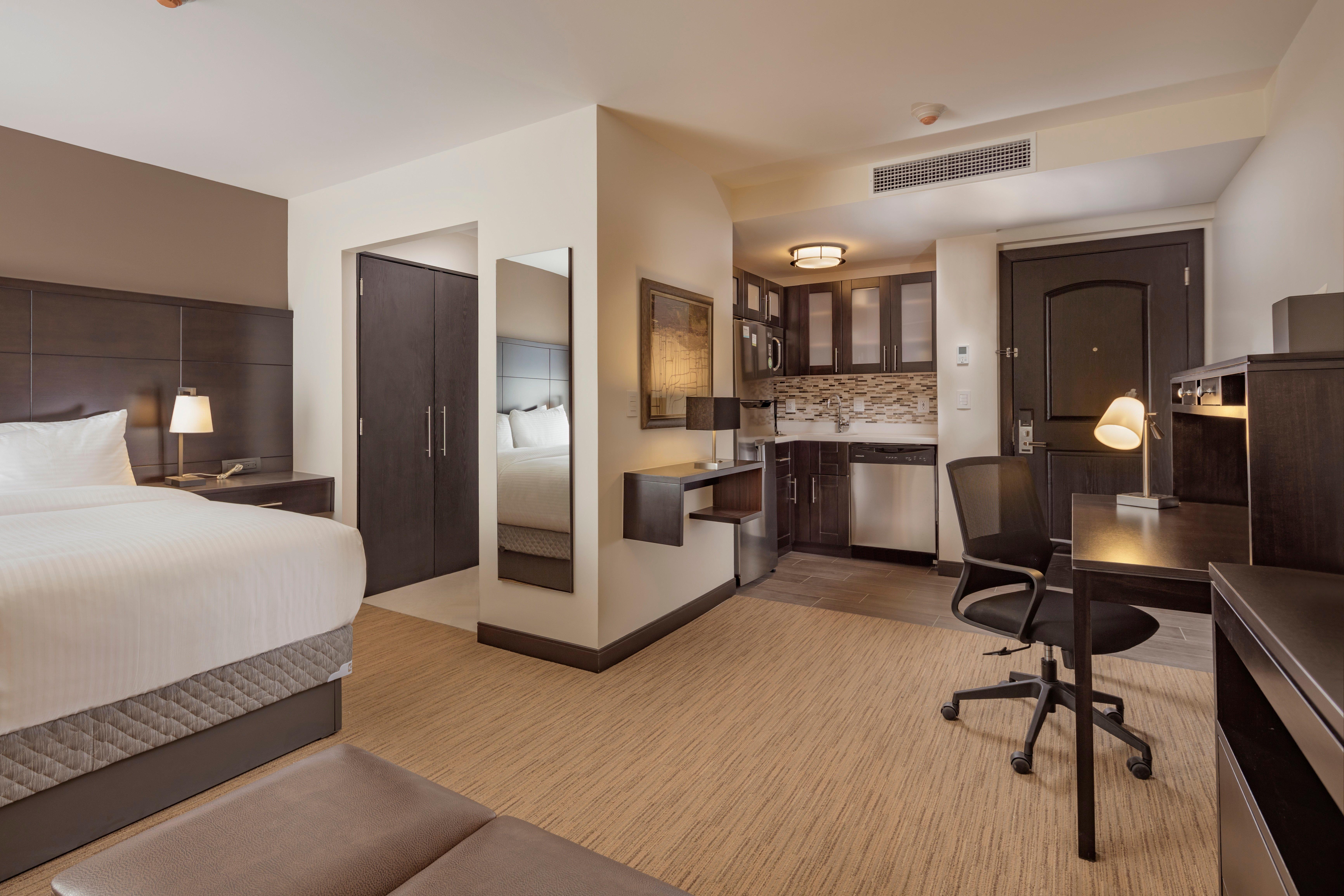 Staybridge Suites - Irapuato By Ihg Zewnętrze zdjęcie