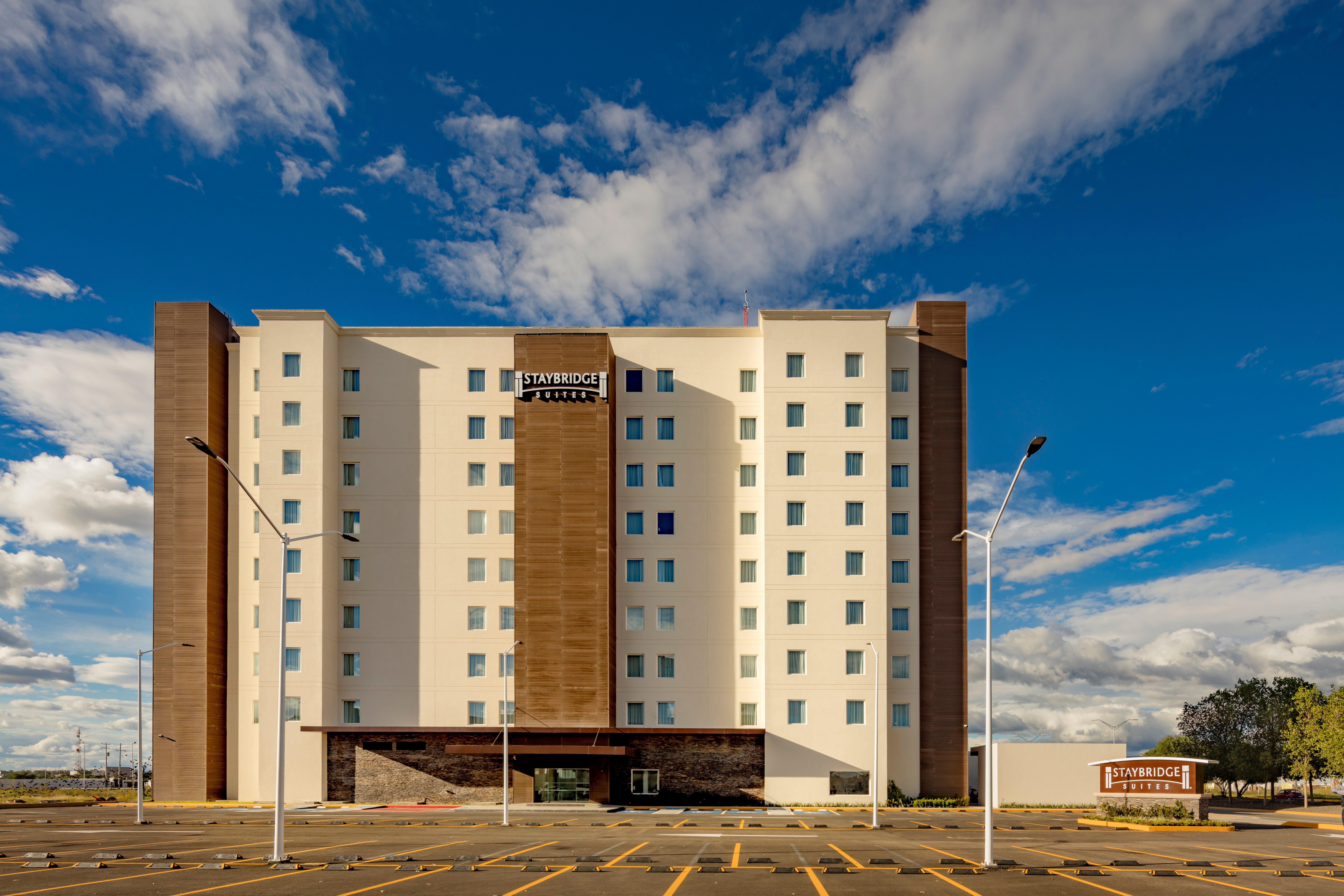 Staybridge Suites - Irapuato By Ihg Zewnętrze zdjęcie