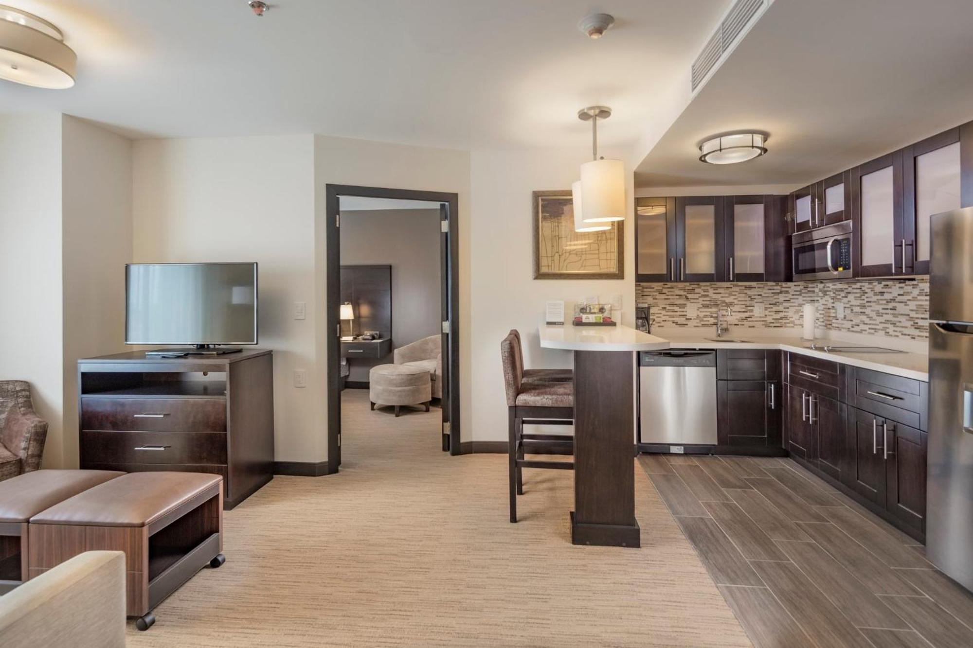 Staybridge Suites - Irapuato By Ihg Zewnętrze zdjęcie